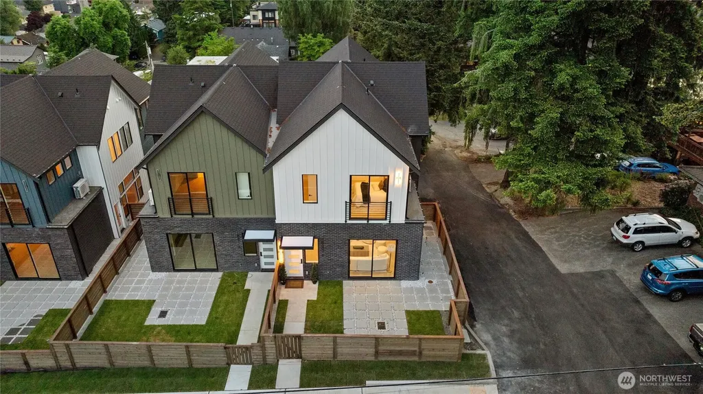 18607 104th Avenue NE Bothell WA 98011