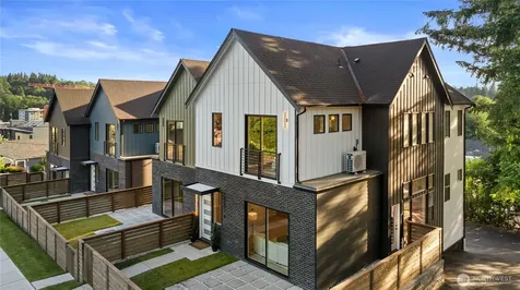 18607 104th Avenue NE Bothell WA 98011