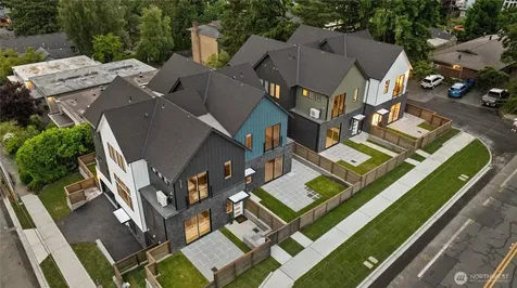 18607 104th Avenue NE Bothell WA 98011