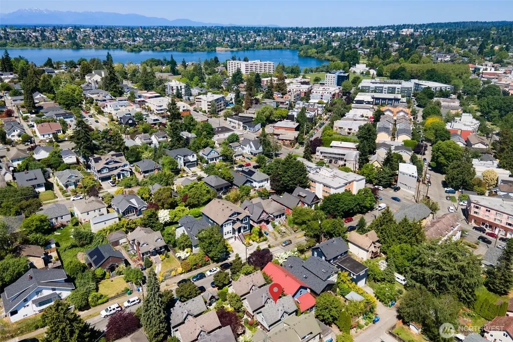 6318 5th Avenue NE Seattle WA 98115
