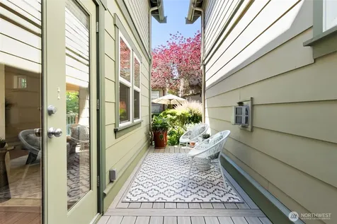 6318 5th Avenue NE Seattle WA 98115