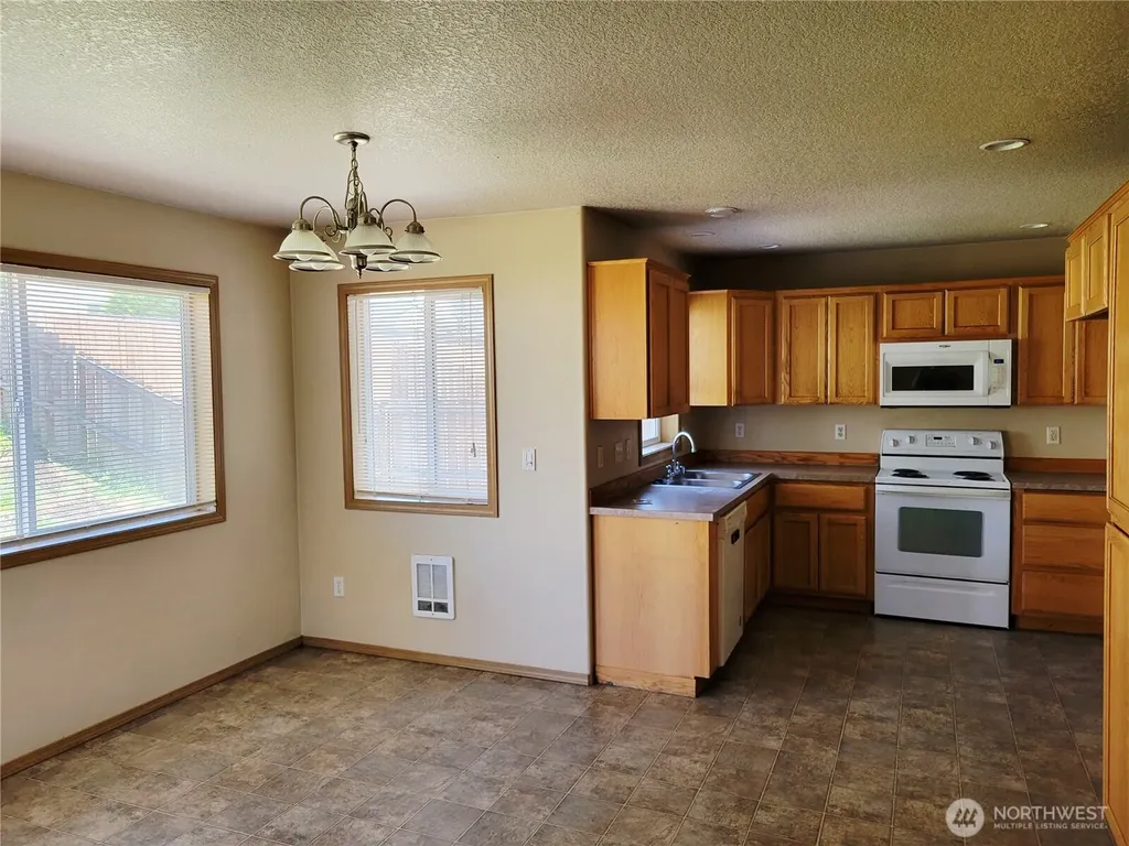 2316 NW 4th Street Battle Ground WA 98604