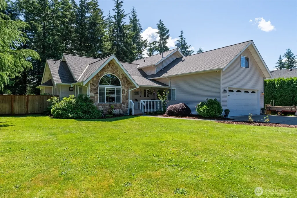 6898 Golf View Drive Lynden WA 98264