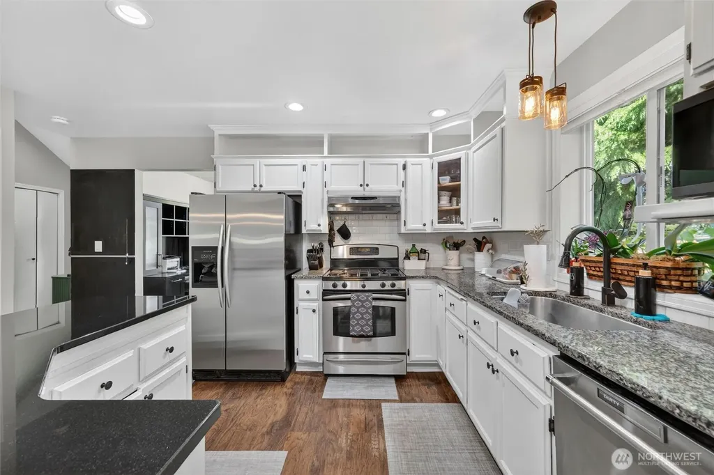 6898 Golf View Drive Lynden WA 98264