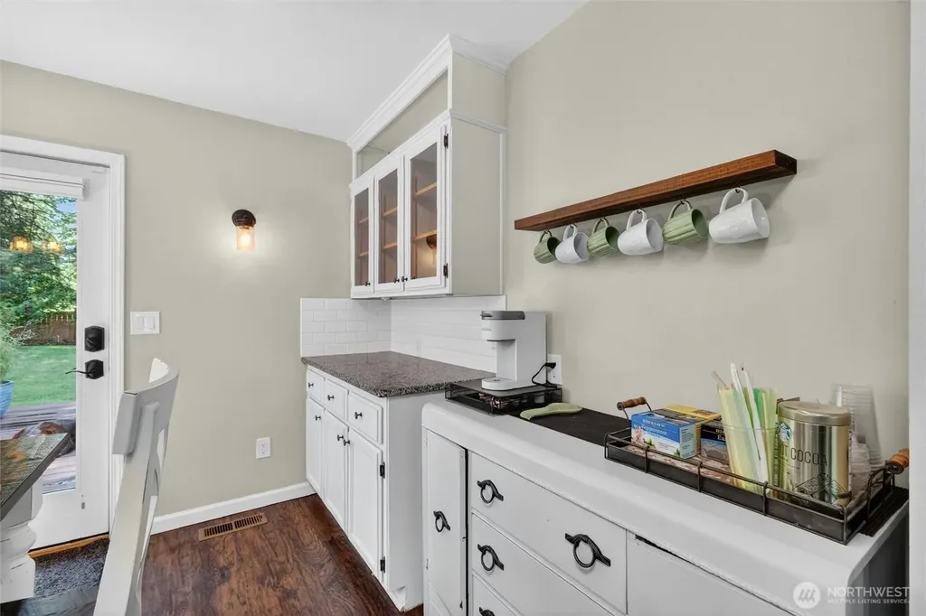 6898 Golf View Drive Lynden WA 98264