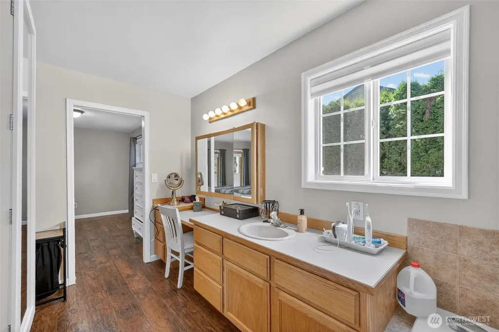 6898 Golf View Drive Lynden WA 98264