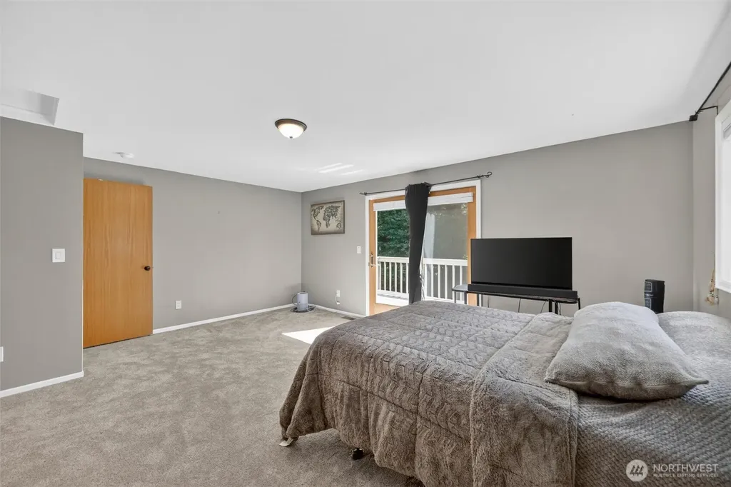 6898 Golf View Drive Lynden WA 98264