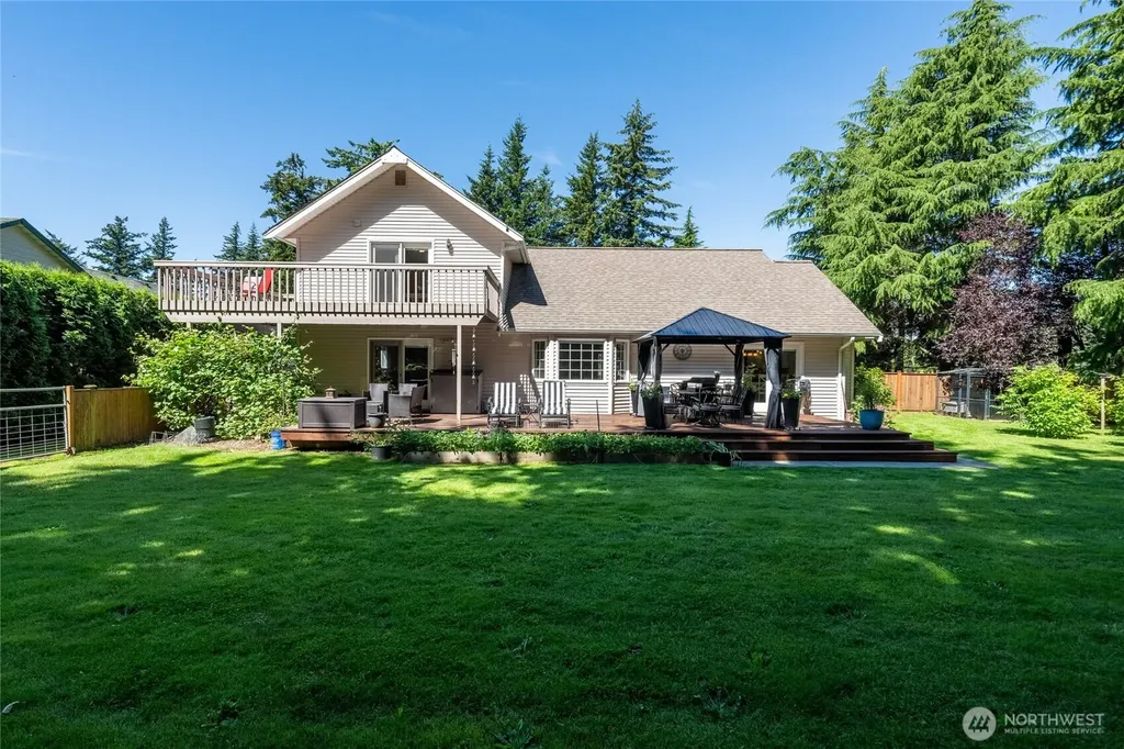 6898 Golf View Drive Lynden WA 98264