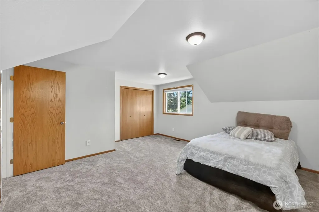 6898 Golf View Drive Lynden WA 98264