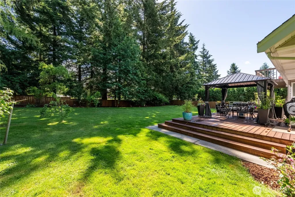 6898 Golf View Drive Lynden WA 98264