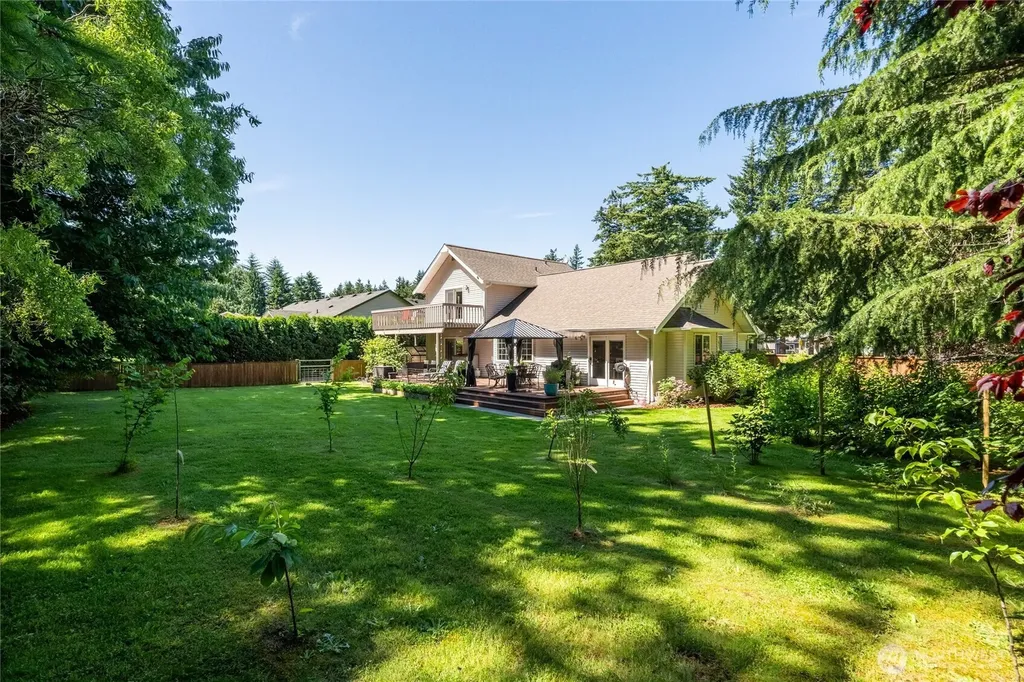 6898 Golf View Drive Lynden WA 98264