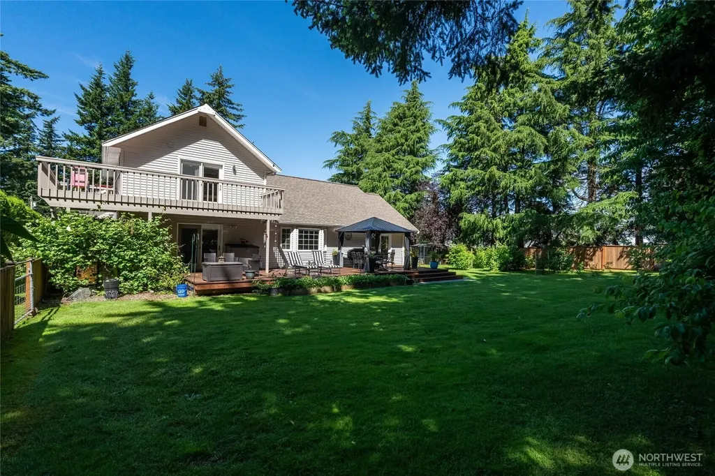 6898 Golf View Drive Lynden WA 98264