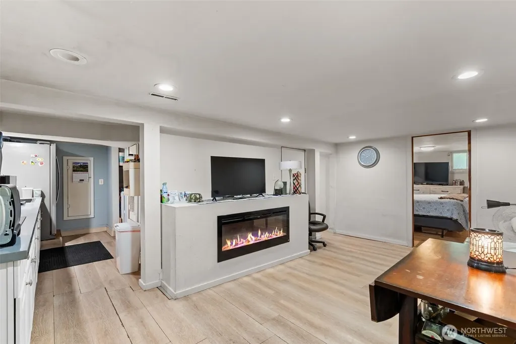 9059 Carkeek Drive S Seattle WA 98118