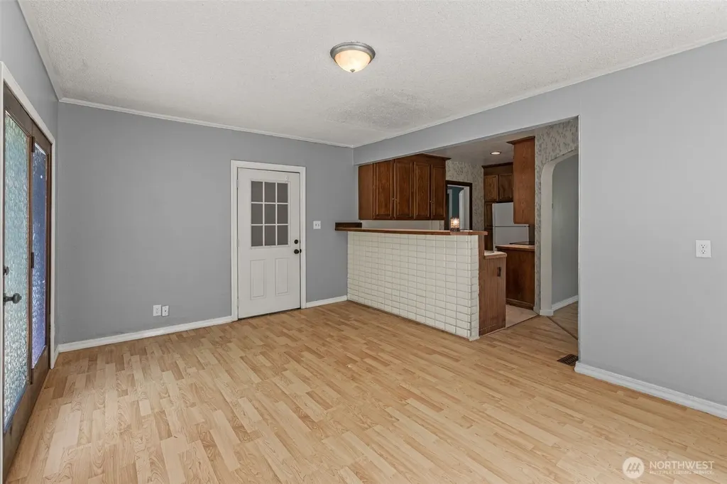 9059 Carkeek Drive S Seattle WA 98118