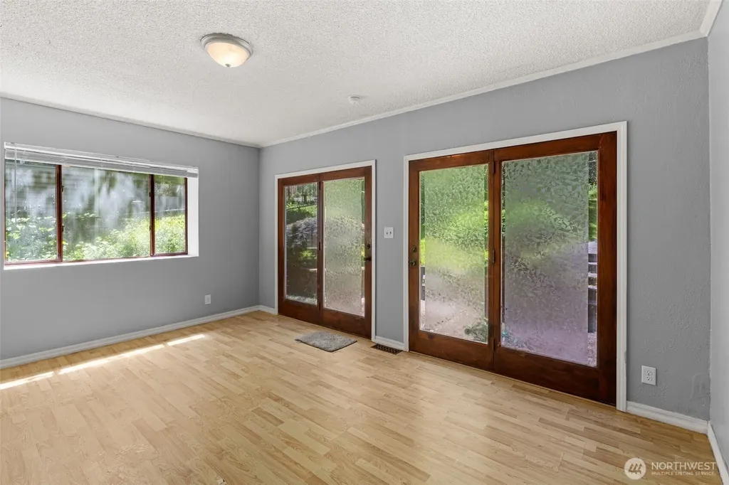 9059 Carkeek Drive S Seattle WA 98118