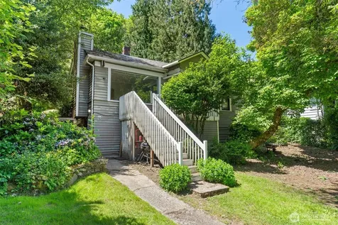 9059 Carkeek Drive S Seattle WA 98118
