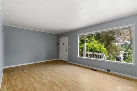 9059 Carkeek Drive S Seattle WA 98118