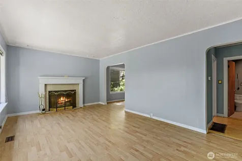 9059 Carkeek Drive S Seattle WA 98118