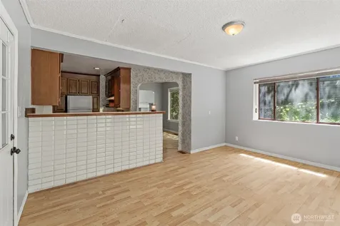 9059 Carkeek Drive S Seattle WA 98118