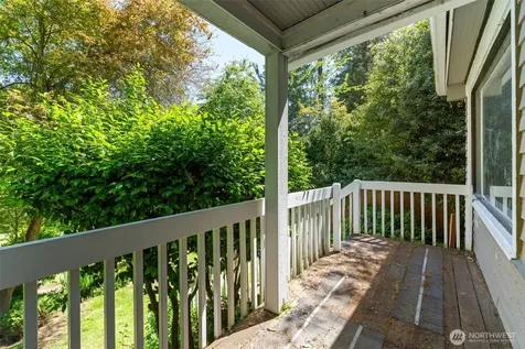 9059 Carkeek Drive S Seattle WA 98118