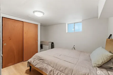 9059 Carkeek Drive S Seattle WA 98118