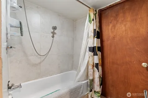 9059 Carkeek Drive S Seattle WA 98118