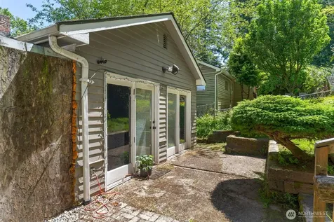 9059 Carkeek Drive S Seattle WA 98118