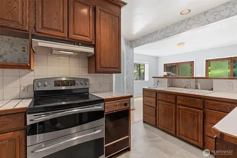 9059 Carkeek Drive S Seattle WA 98118