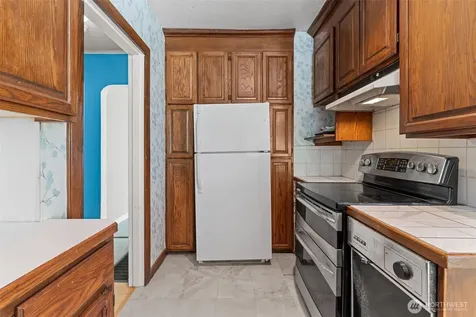 9059 Carkeek Drive S Seattle WA 98118