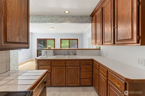 9059 Carkeek Drive S Seattle WA 98118
