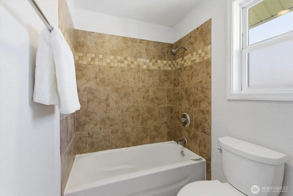 8109 15th Avenue SW Seattle WA 98106