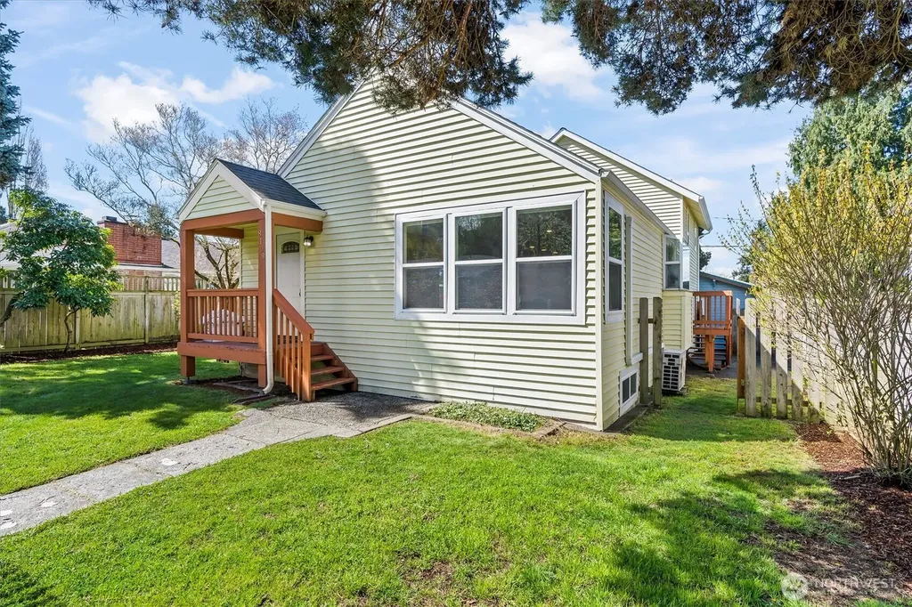 8109 15th Avenue SW Seattle WA 98106