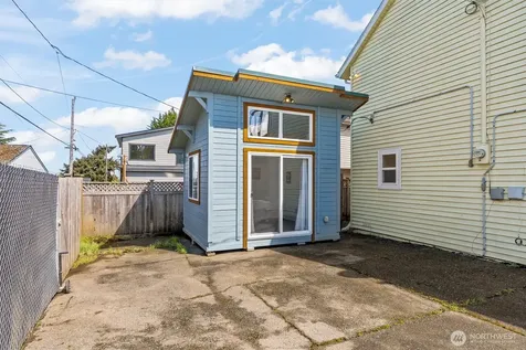 8109 15th Avenue SW Seattle WA 98106