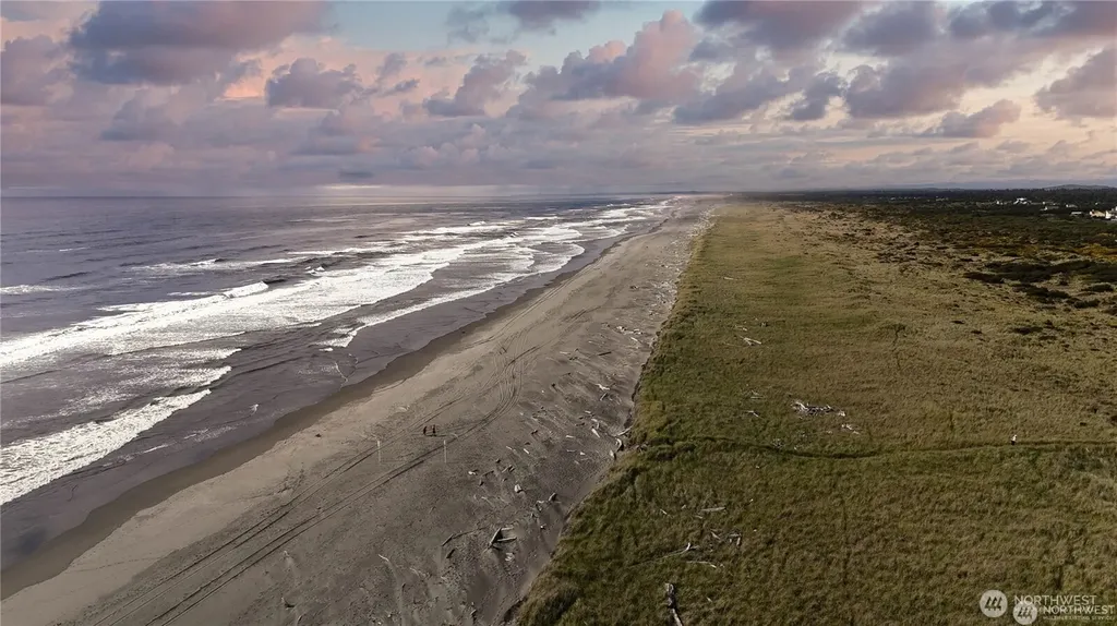 1017 S Sand Dune Ave SW Ocean Shores WA 98569