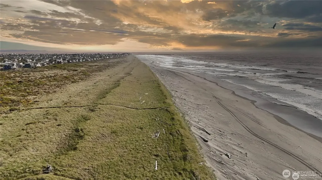 1017 S Sand Dune Ave SW Ocean Shores WA 98569