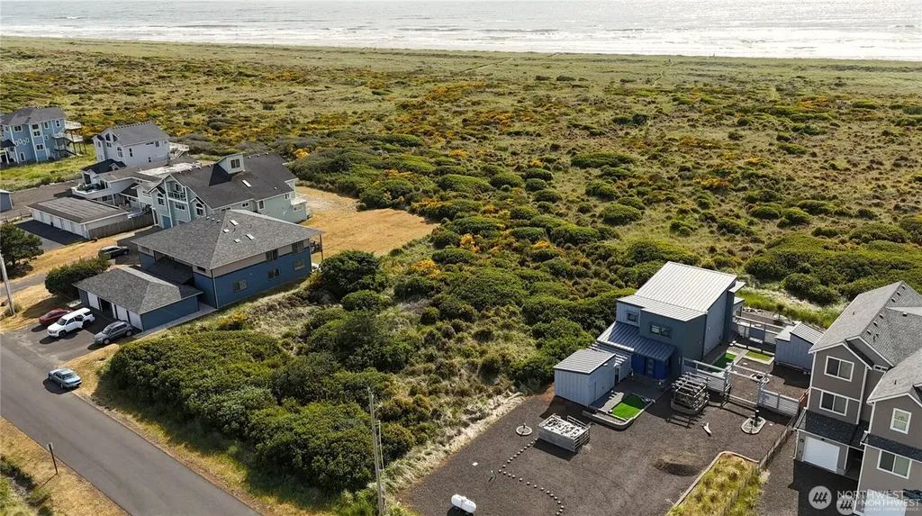 1017 S Sand Dune Ave SW Ocean Shores WA 98569