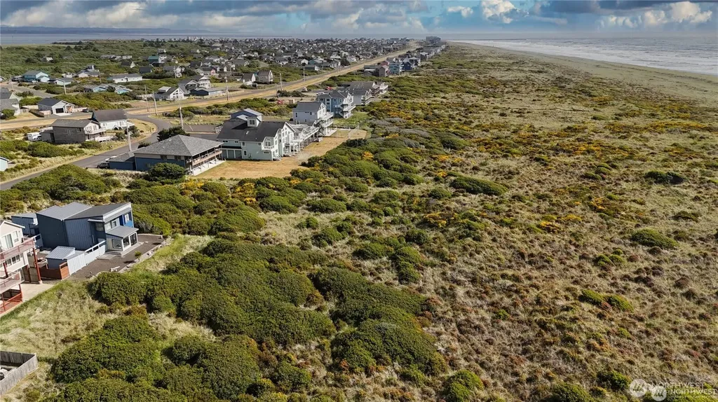 1017 S Sand Dune Ave SW Ocean Shores WA 98569