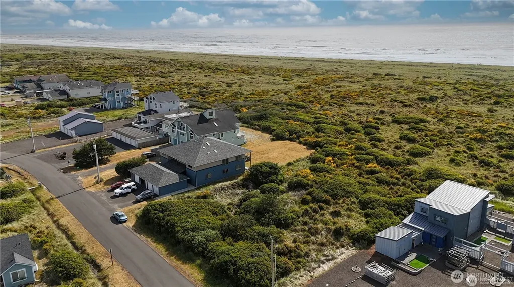 1017 S Sand Dune Ave SW Ocean Shores WA 98569