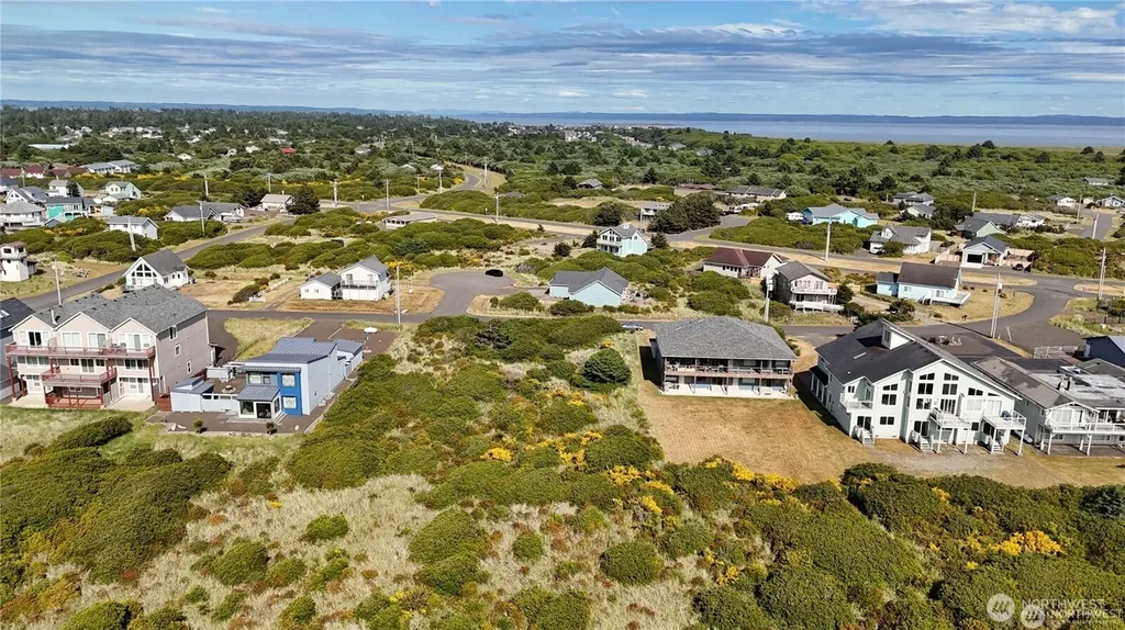 1017 S Sand Dune Ave SW Ocean Shores WA 98569