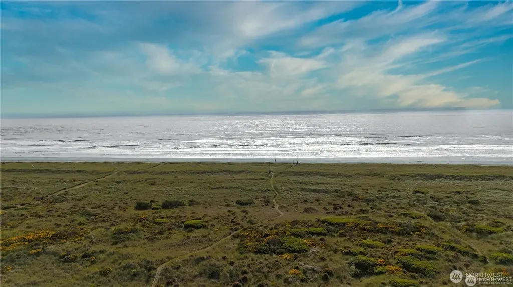 1017 S Sand Dune Ave SW Ocean Shores WA 98569