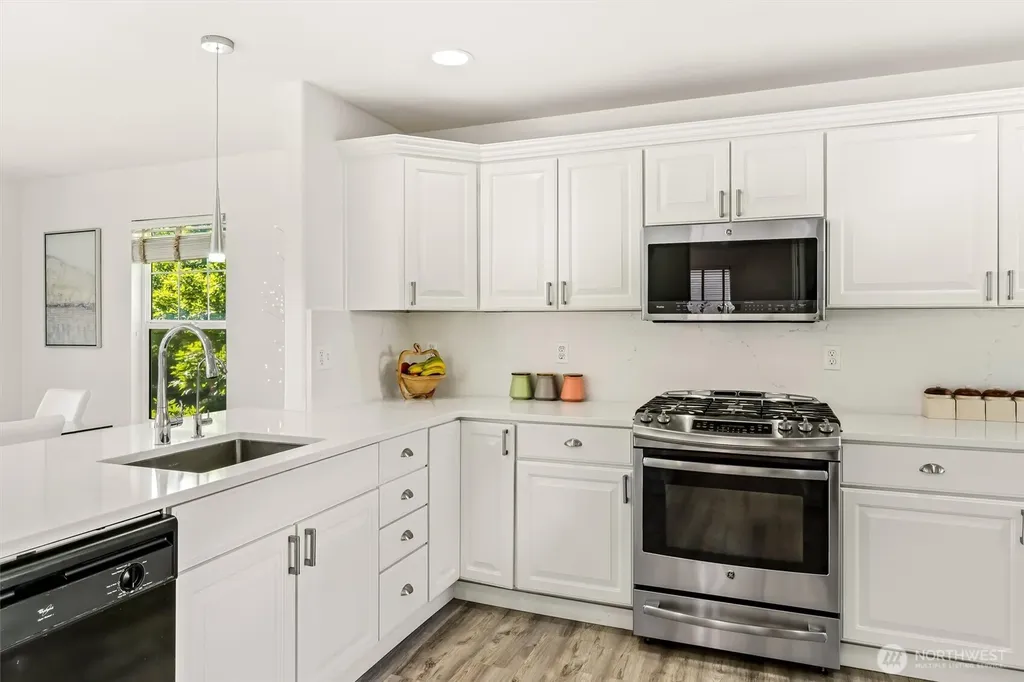 10184 225th Terrace NE Redmond WA 98053