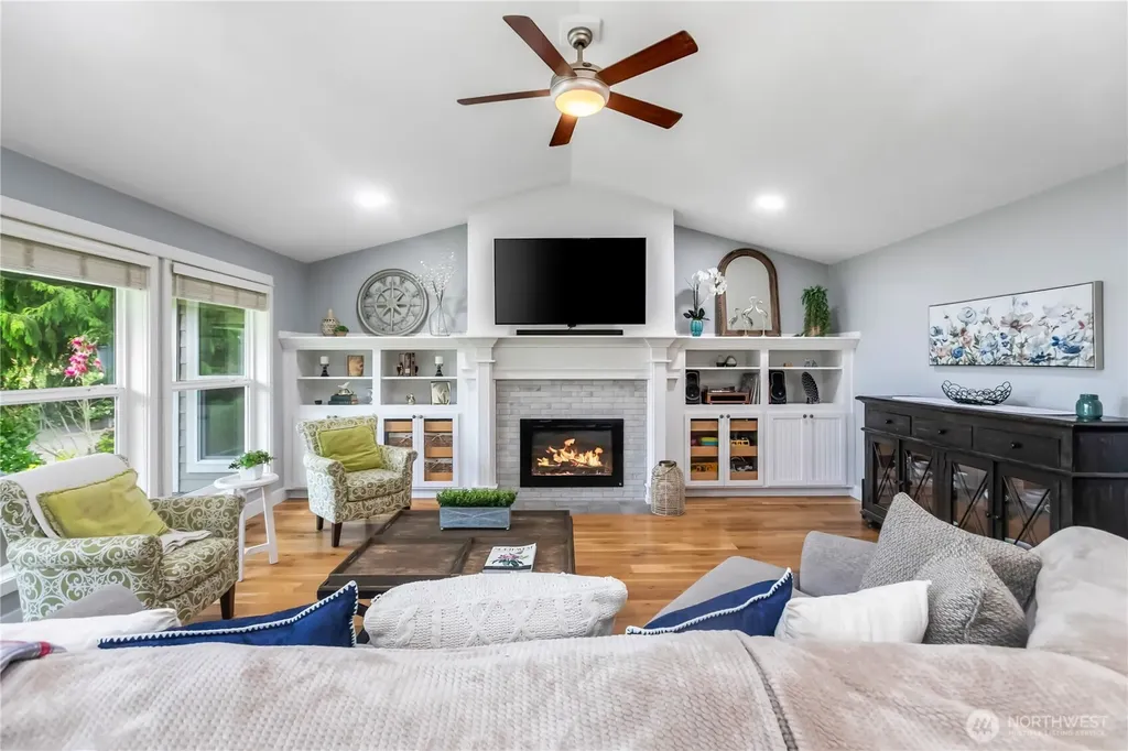 29955 Scenic Drive NE Poulsbo WA 98370