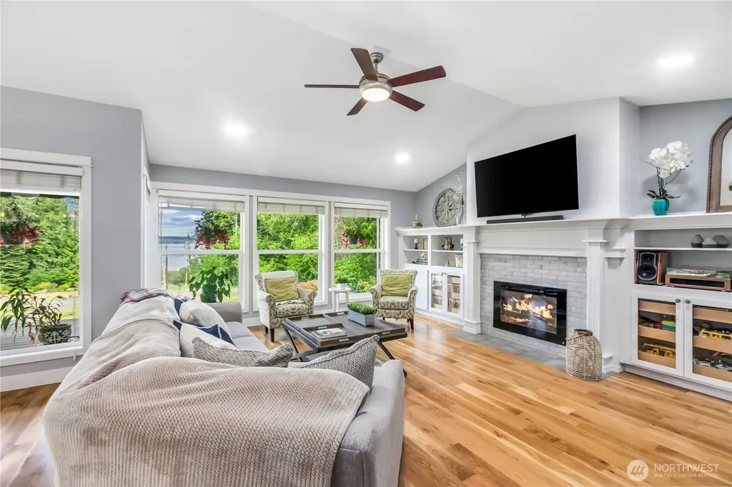 29955 Scenic Drive NE Poulsbo WA 98370