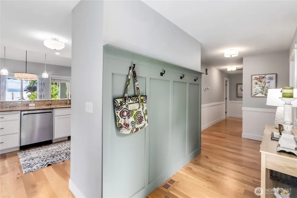 29955 Scenic Drive NE Poulsbo WA 98370