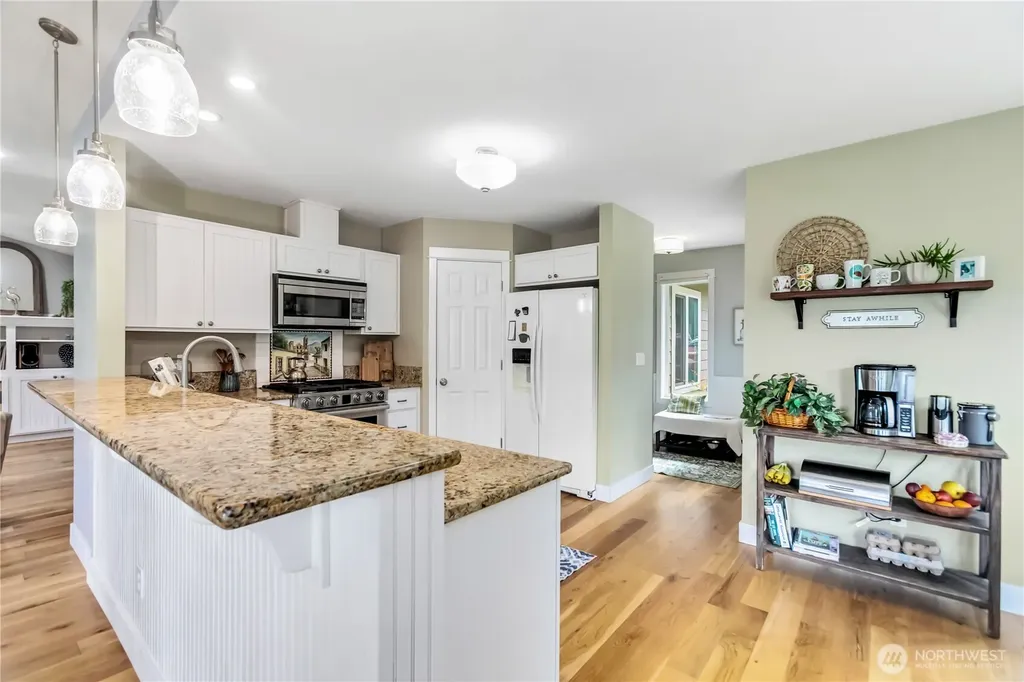 29955 Scenic Drive NE Poulsbo WA 98370