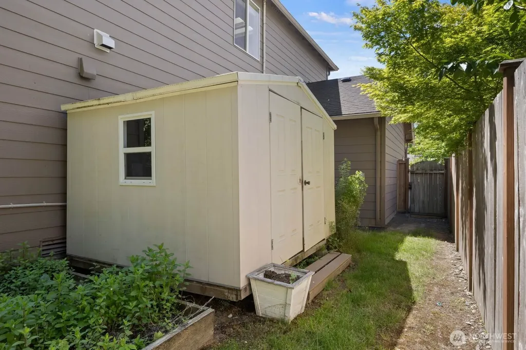 13758 174th Avenue SE Renton WA 98059