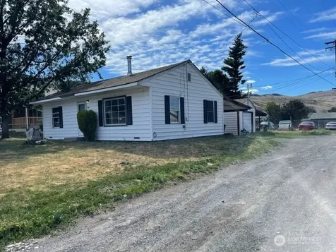 530 16th Street Bridgeport WA 98813
