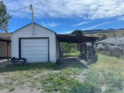 530 16th Street Bridgeport WA 98813