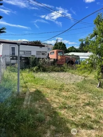 530 16th Street Bridgeport WA 98813