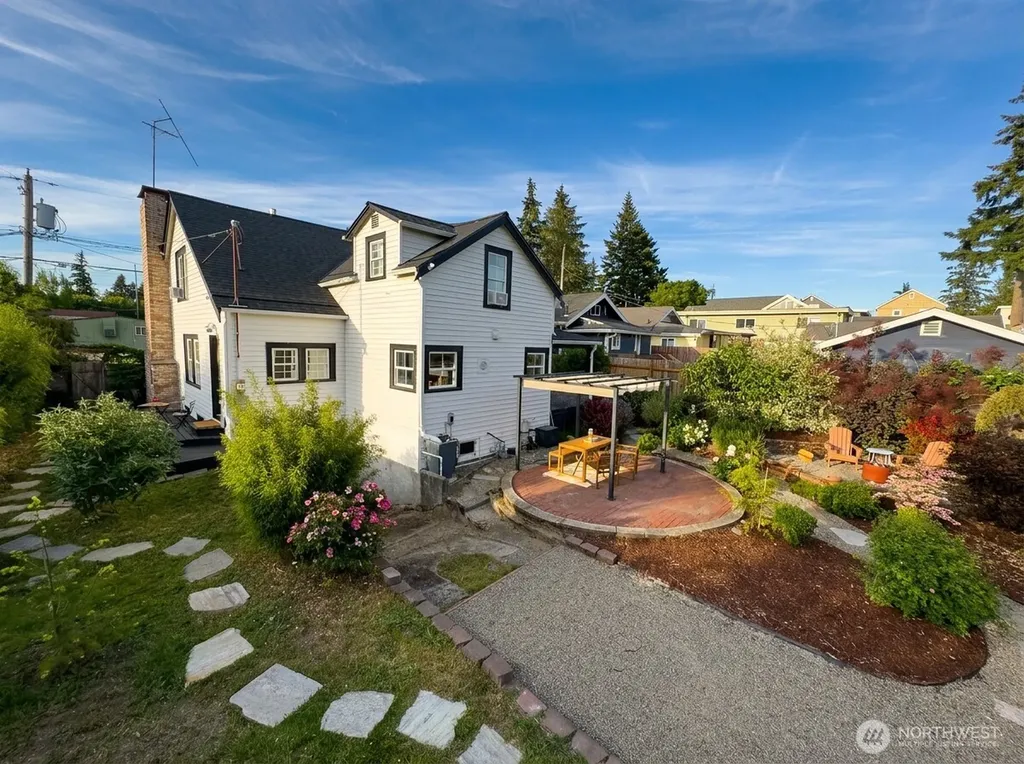 2127 8th Street Bremerton WA 98312